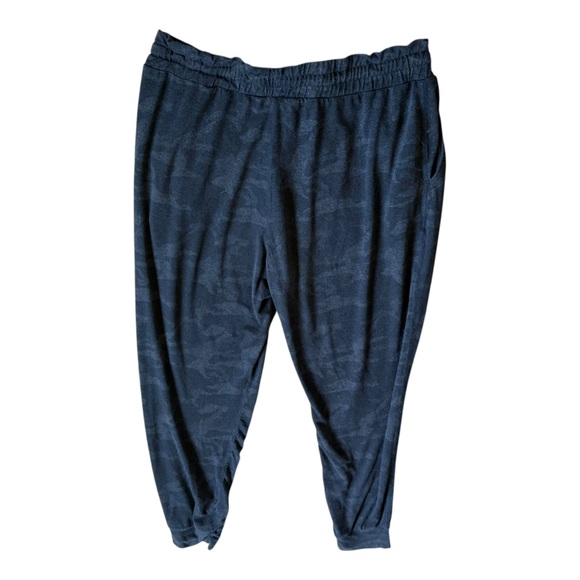 Vuori Weekend Joggers Dark Camo DreamKnit Fabric Sz M VW303 - Picture 2 of 4